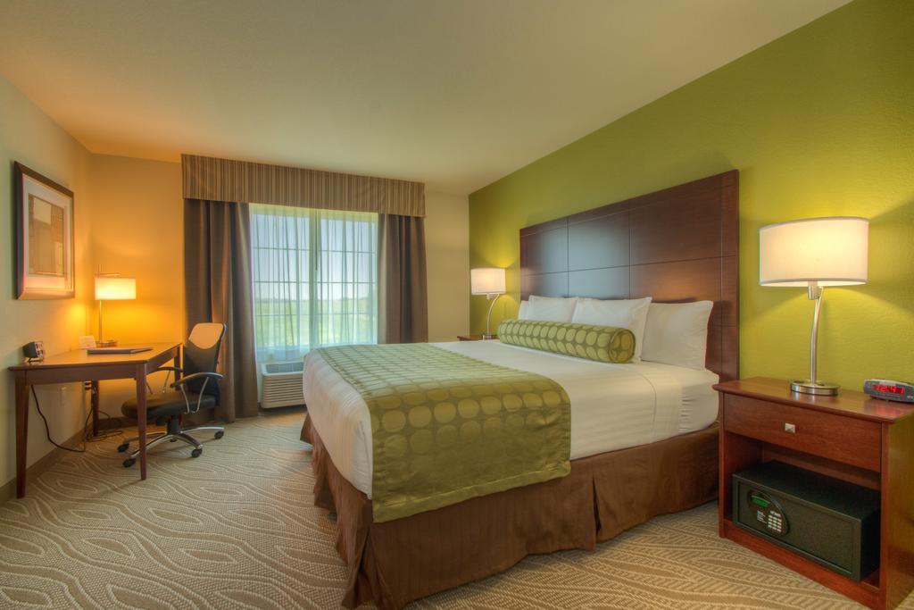 Cobblestone Inn & Suites - Holyoke Phòng bức ảnh