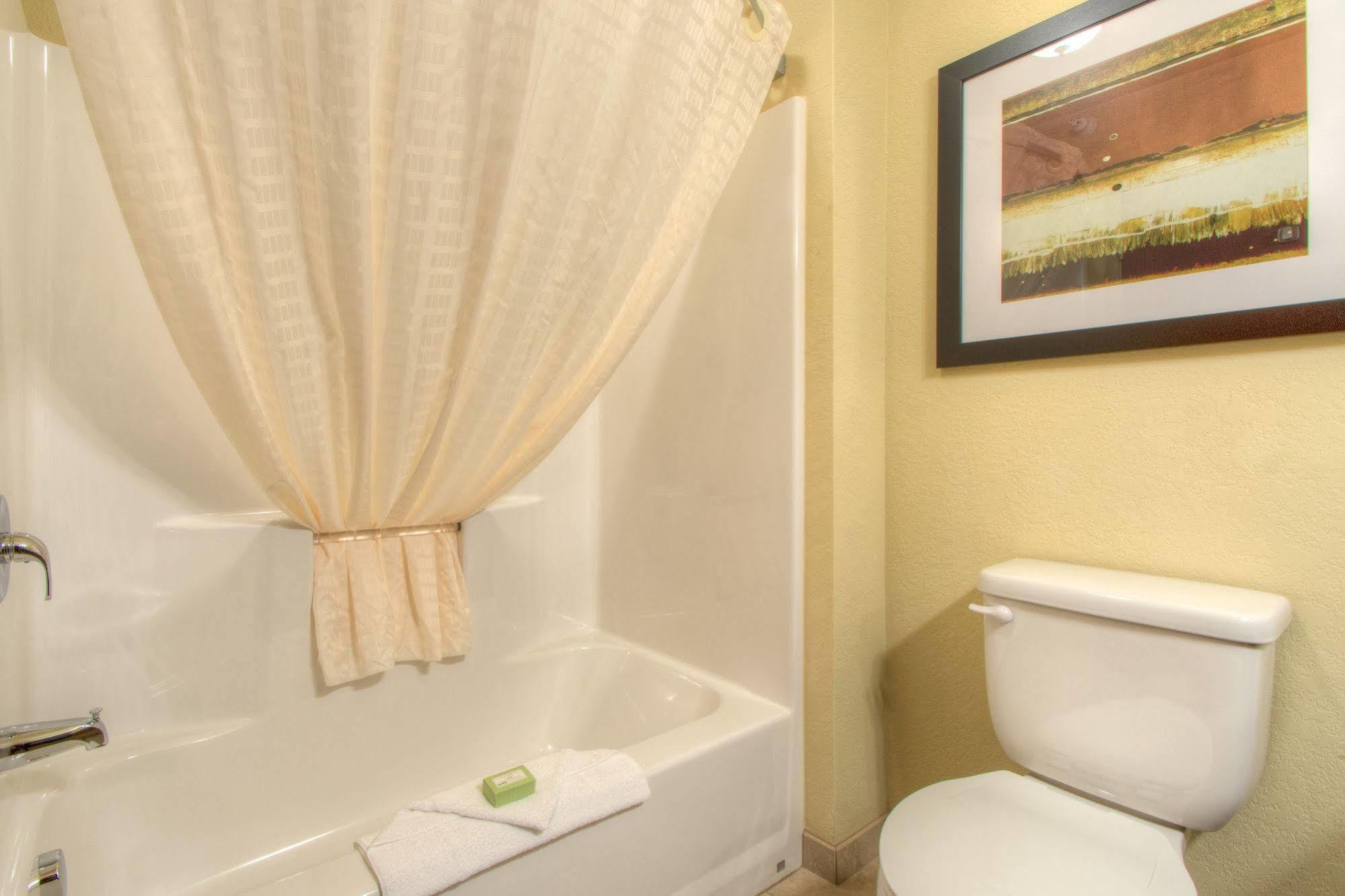 Cobblestone Inn & Suites - Holyoke Ngoại thất bức ảnh
